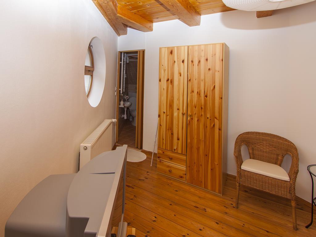 Amadeus Vendégház Esztergom Habitación foto