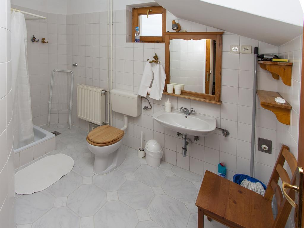 Amadeus Vendégház Esztergom Habitación foto
