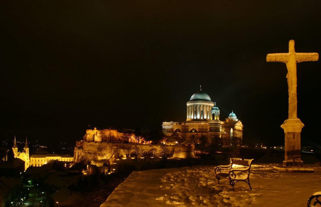 Amadeus Vendégház Esztergom Exterior foto